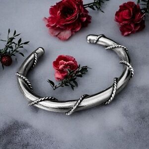 .925 stamped and signed vintage sterling silver bangle bracelet